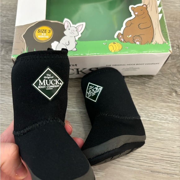 Muck boots baby 6-9 months boots - my first mucks size 3 - Picture 6 of 9